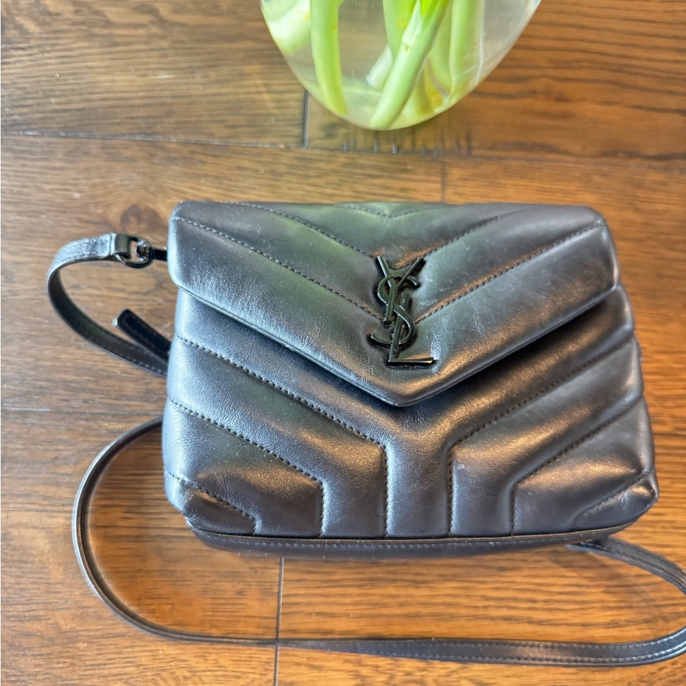 Yves Saint Laurent Black Matelasse Calfskin Leather Toy Bag - Picture 4 of 8